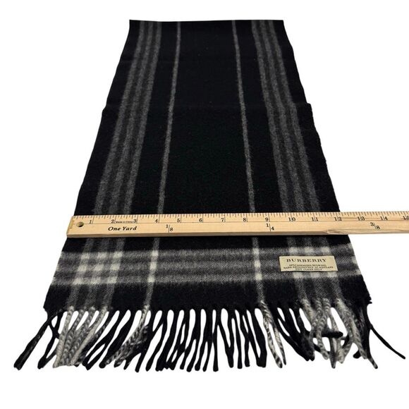 Burberry Black Gray & White Plaid Check Fringe Cashmere Wool Blend Scarf - Picture 7 of 7